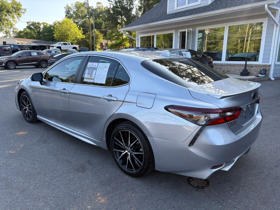 2024 Toyota Camry SE Sedan 4D