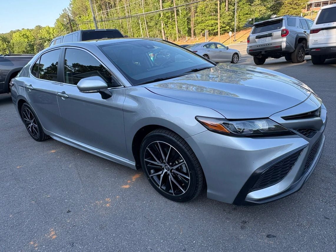 2024 Toyota Camry SE Sedan 4D