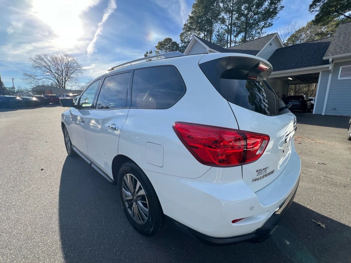 2018 Nissan Pathfinder SL Sport Utility 4D