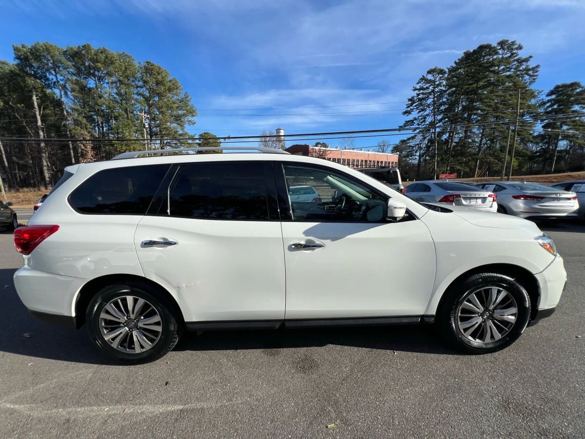 2018 Nissan Pathfinder SL Sport Utility 4D