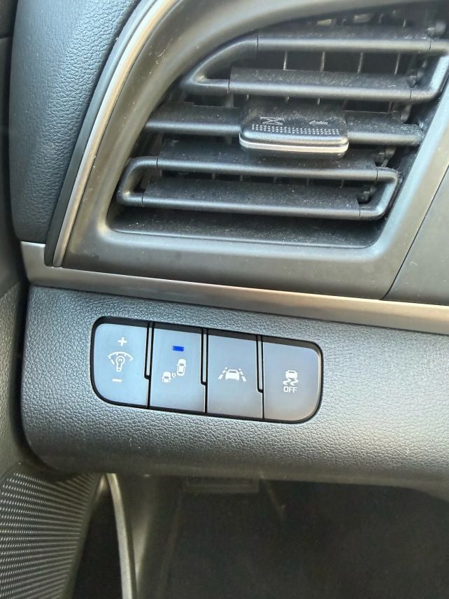 2020 Hyundai Elantra SEL Sedan 4D