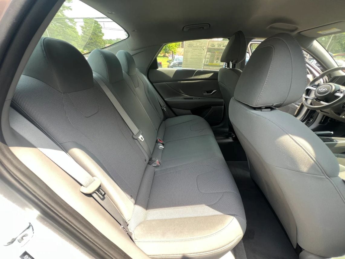2021 Hyundai Elantra SE Sedan 4D