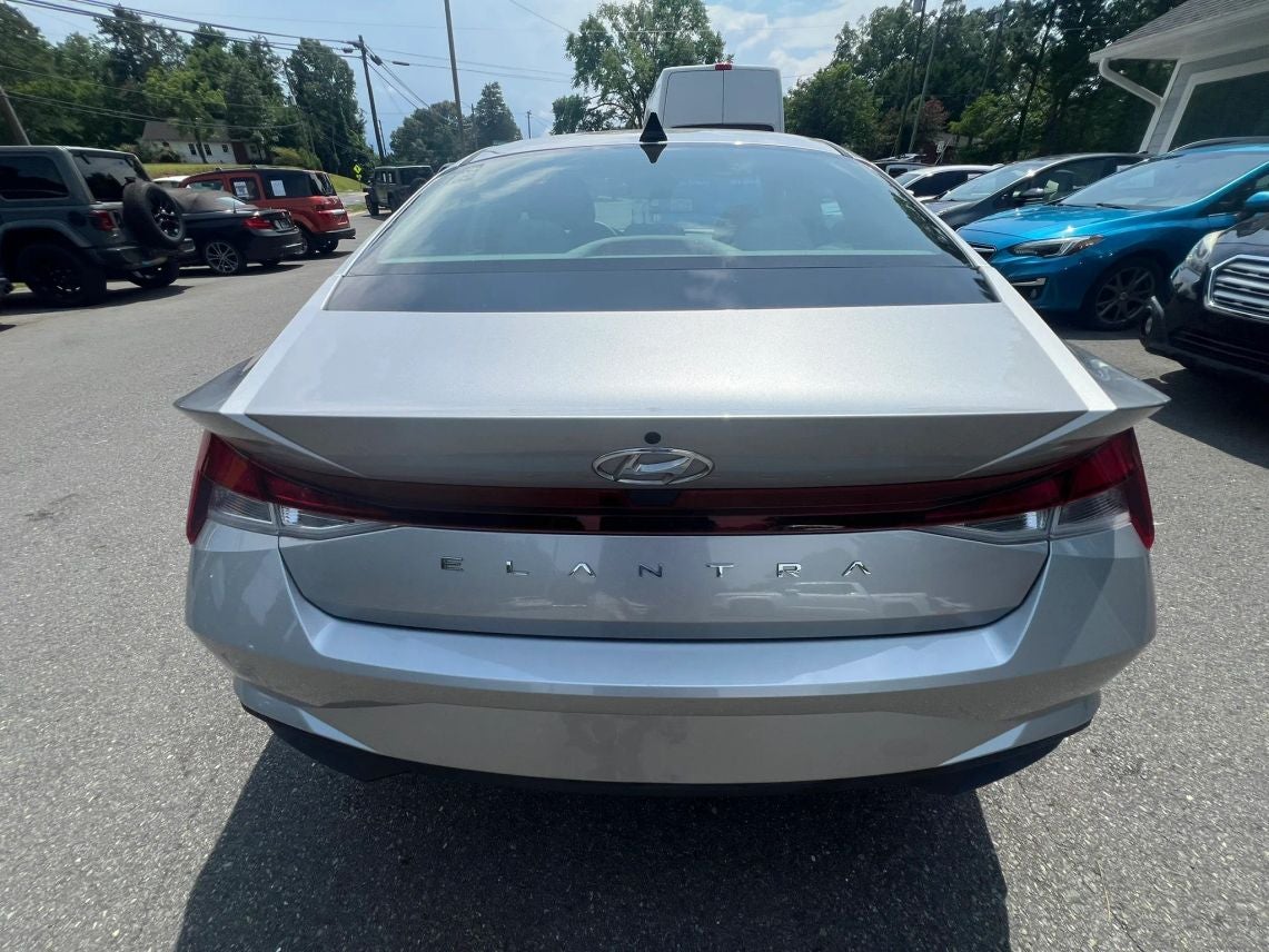 2021 Hyundai Elantra SE Sedan 4D