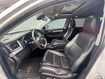 2019 Toyota Highlander XLE Sport Utility 4D