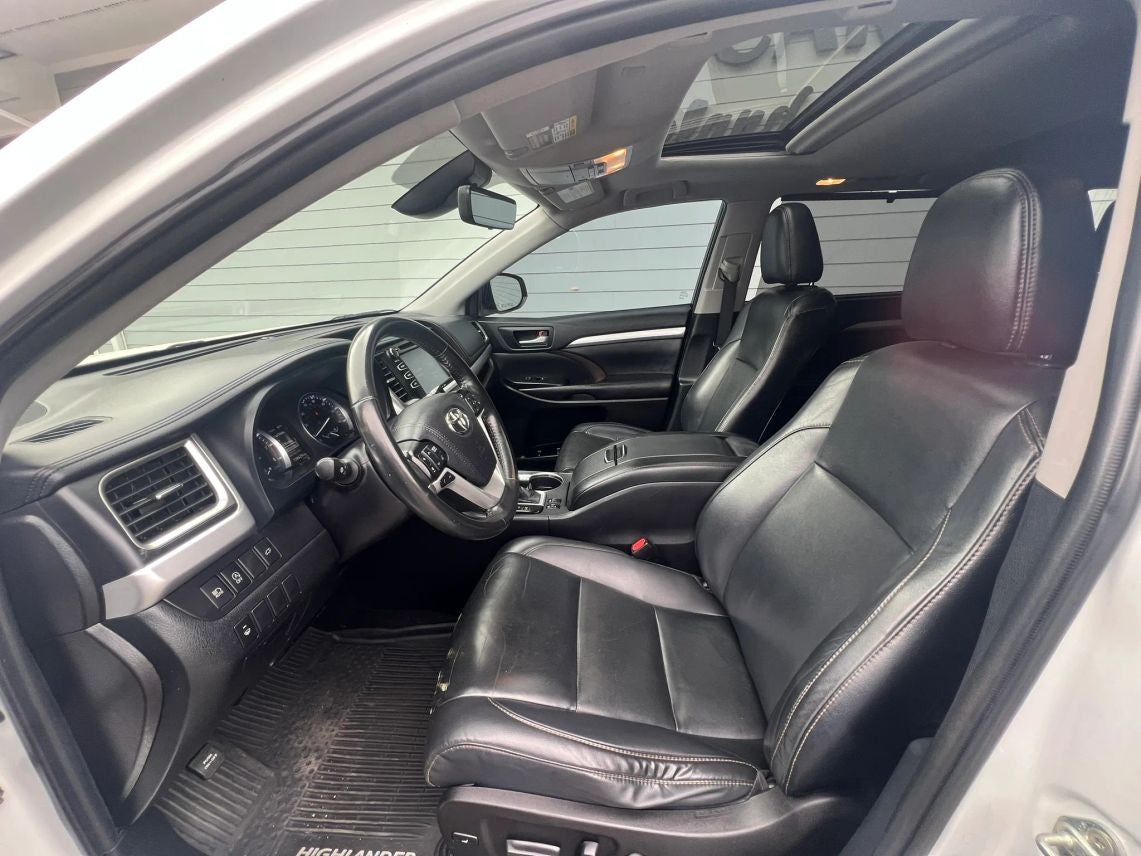 2019 Toyota Highlander XLE Sport Utility 4D