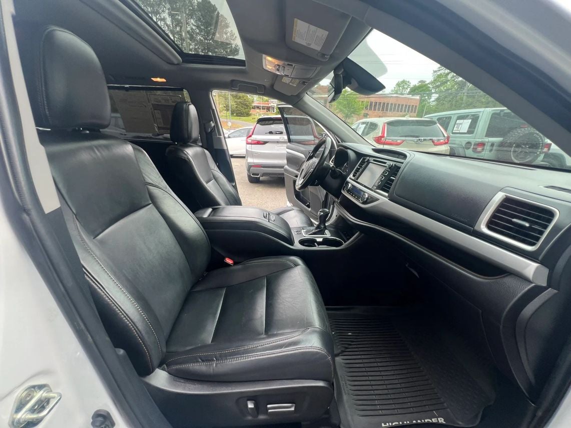 2019 Toyota Highlander XLE Sport Utility 4D