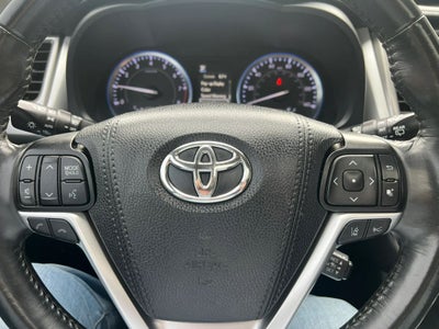2019 Toyota Highlander XLE Sport Utility 4D