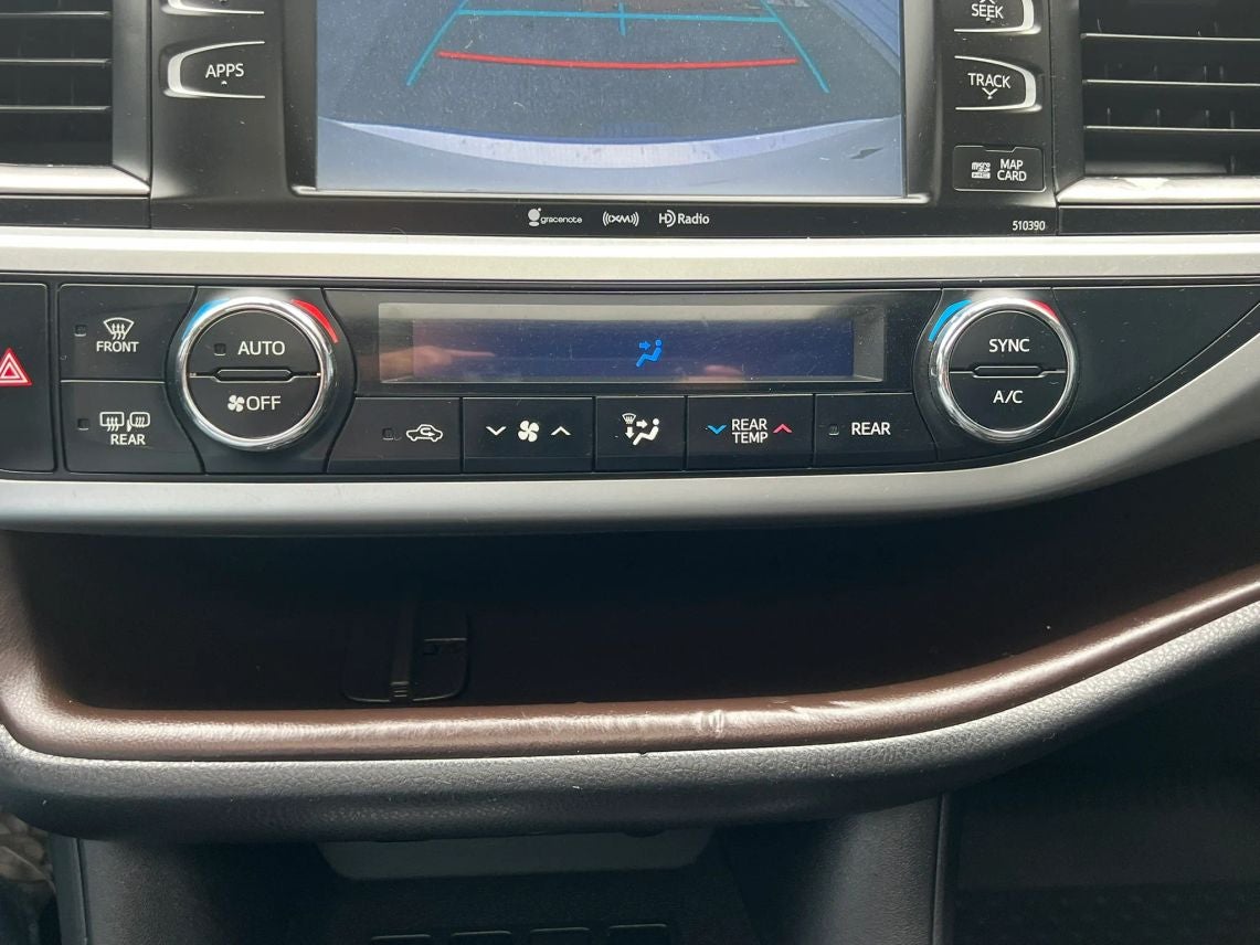 2019 Toyota Highlander XLE Sport Utility 4D