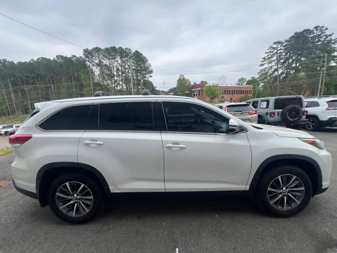 2019 Toyota Highlander XLE Sport Utility 4D