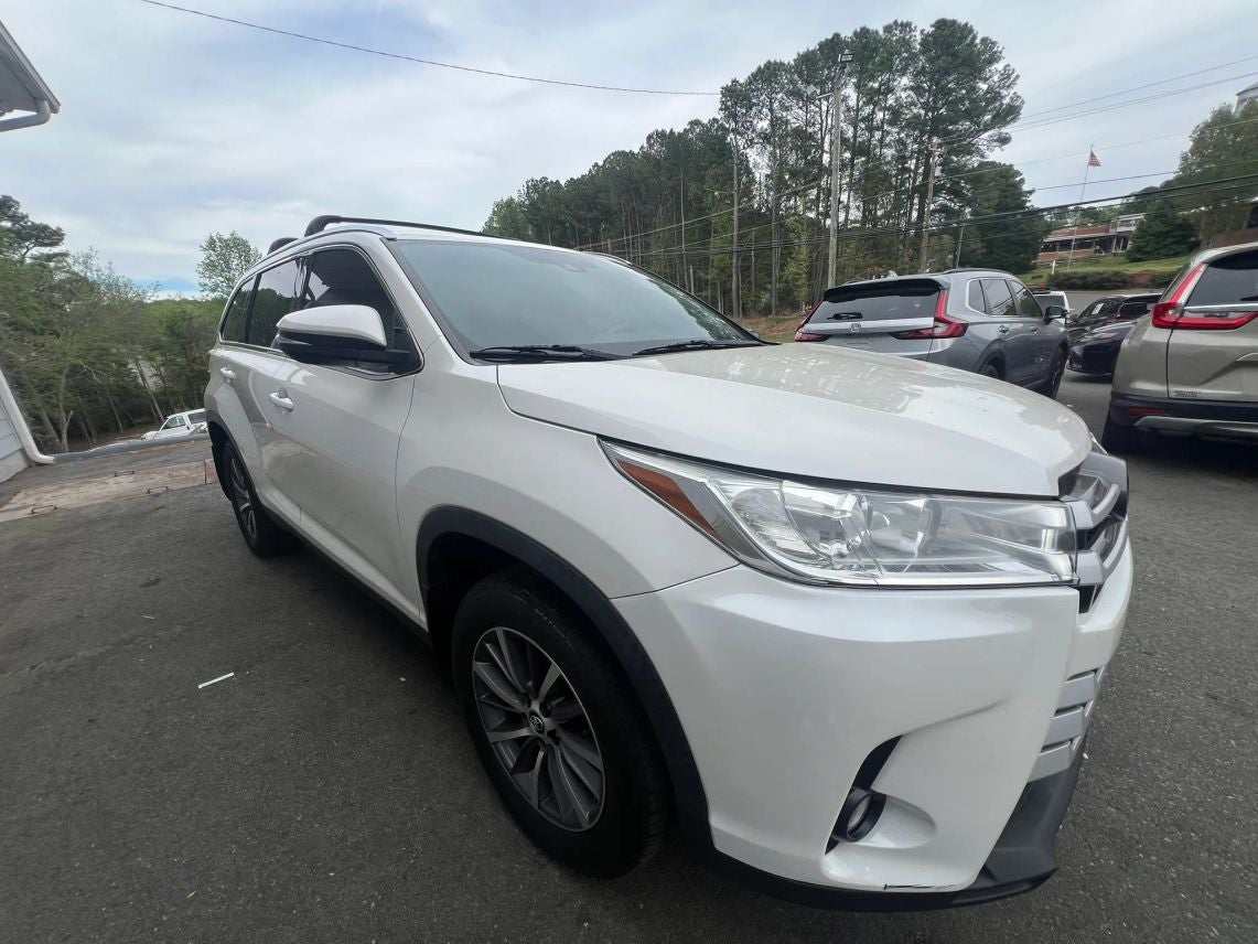 2019 Toyota Highlander XLE Sport Utility 4D