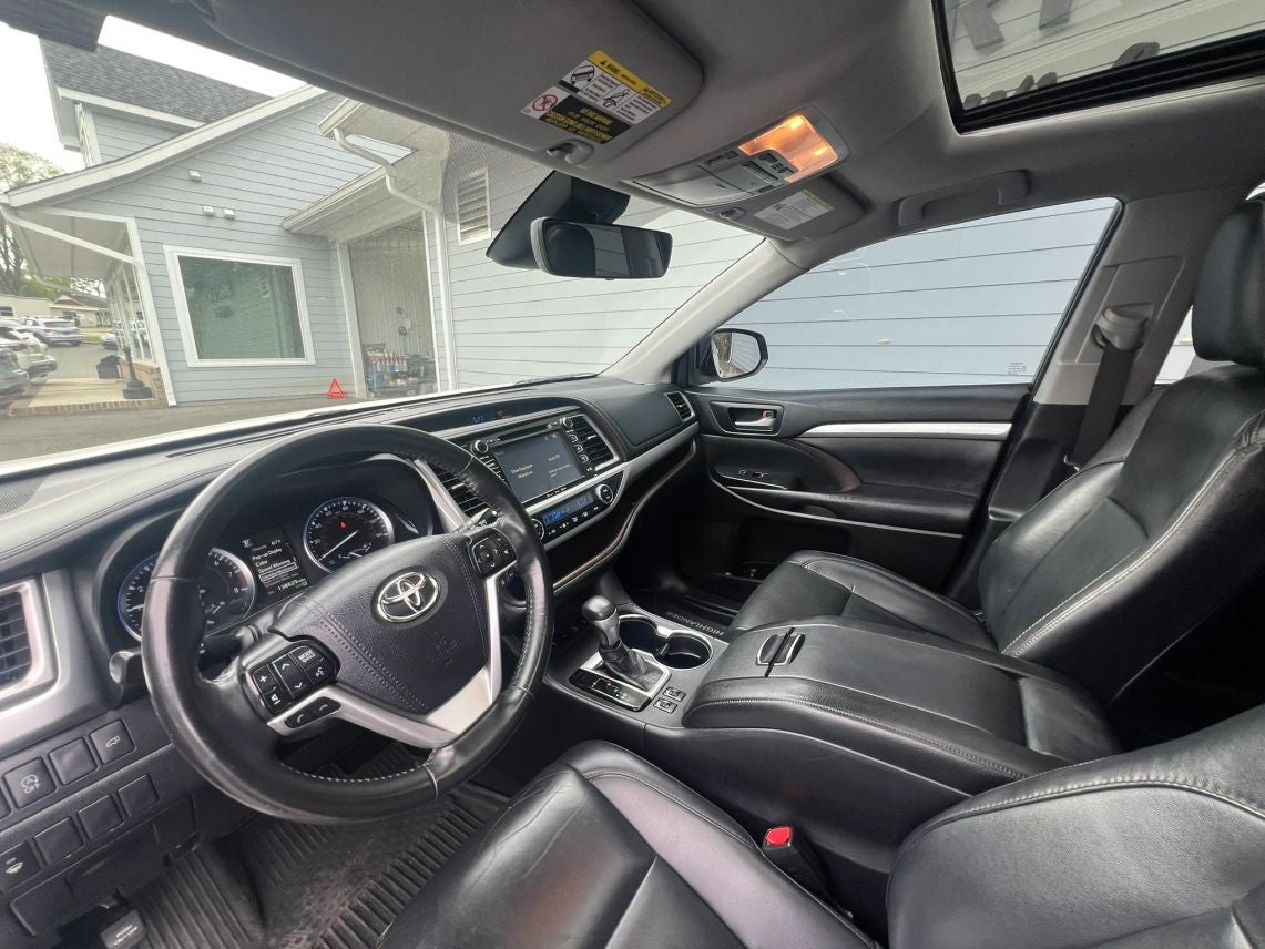 2019 Toyota Highlander XLE Sport Utility 4D