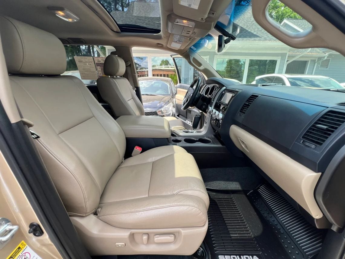 2017 Toyota Sequoia SR5 Sport Utility 4D