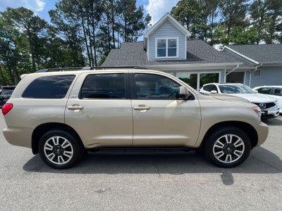 2017 Toyota Sequoia SR5 Sport Utility 4D