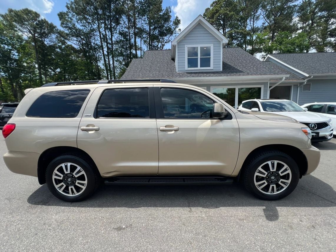 2017 Toyota Sequoia SR5 Sport Utility 4D