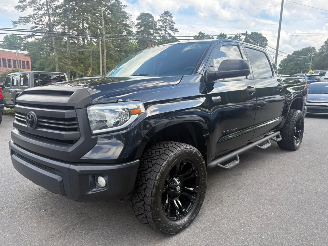 2017 Toyota Tundra SR5 5.7L 4WD FFV Crew Max Short Bed's photo