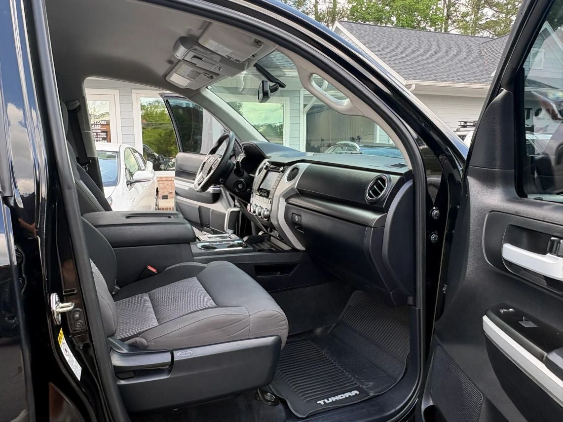 2017 Toyota Tundra CrewMax SR5 Pickup 4D 5 1/2 ft