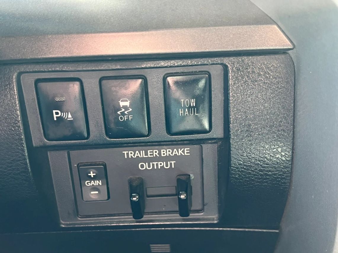 2018 Toyota Tundra CrewMax SR5 Pickup 4D 5 1/2 ft