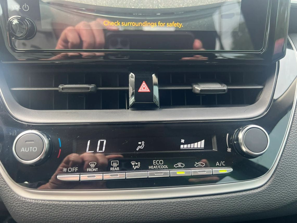 2024 Toyota Corolla LE Sedan 4D