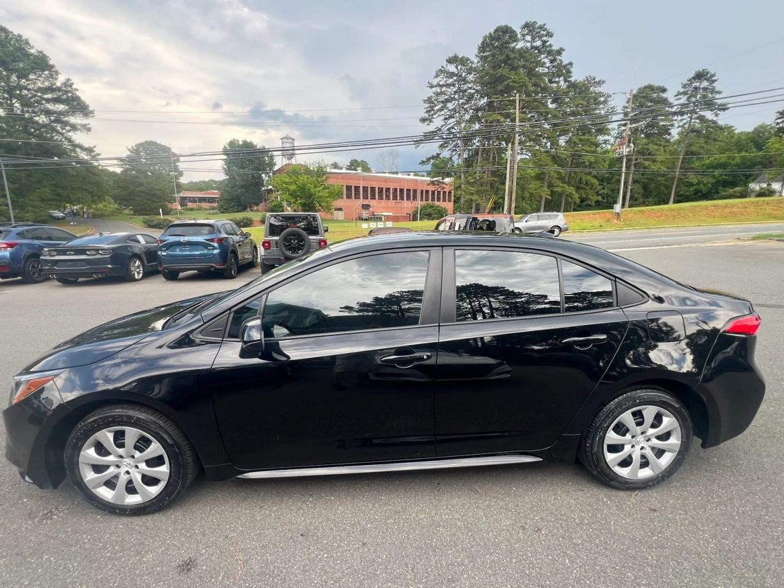 2024 Toyota Corolla LE Sedan 4D