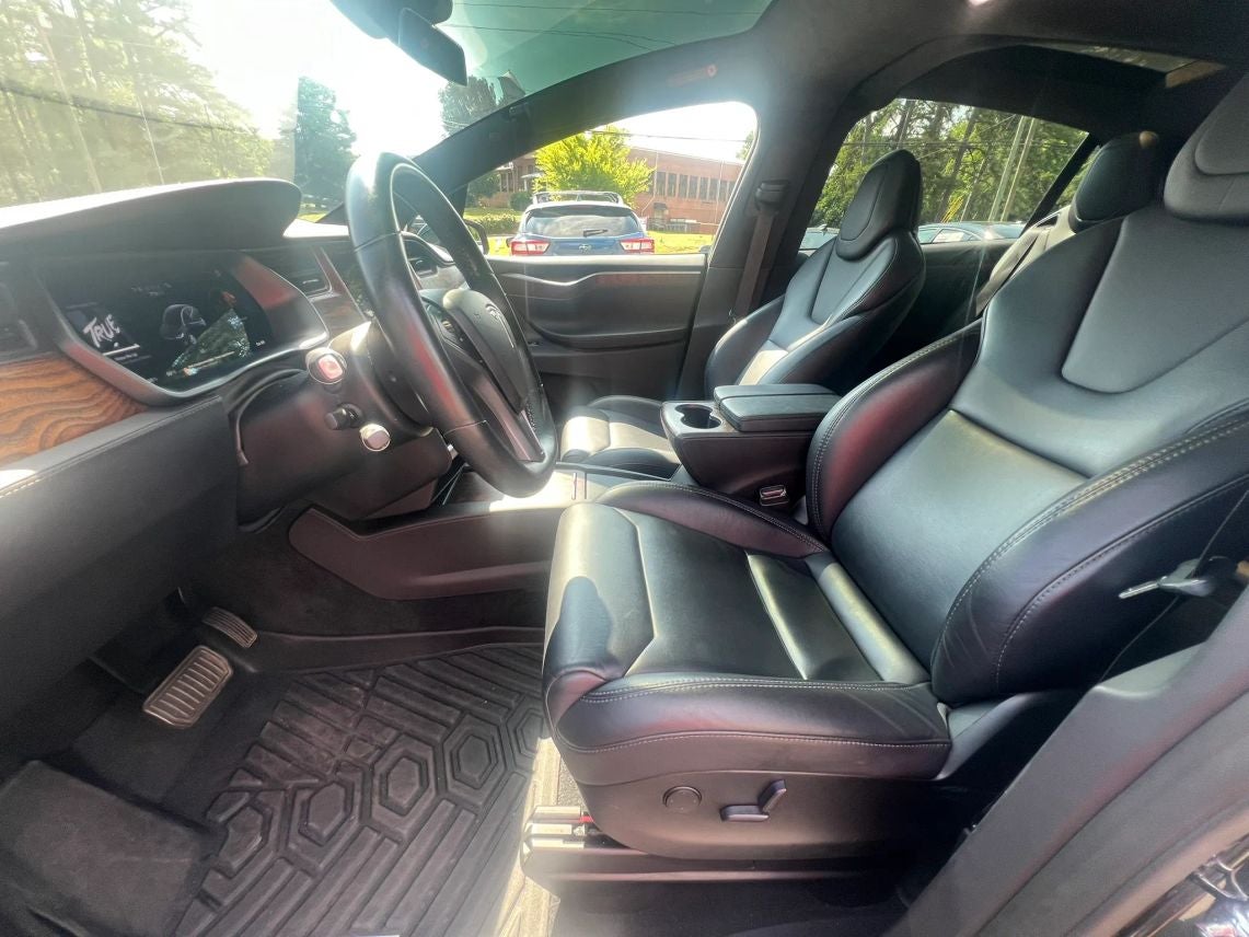 2018 Tesla Model X 75D Sport Utility 4D