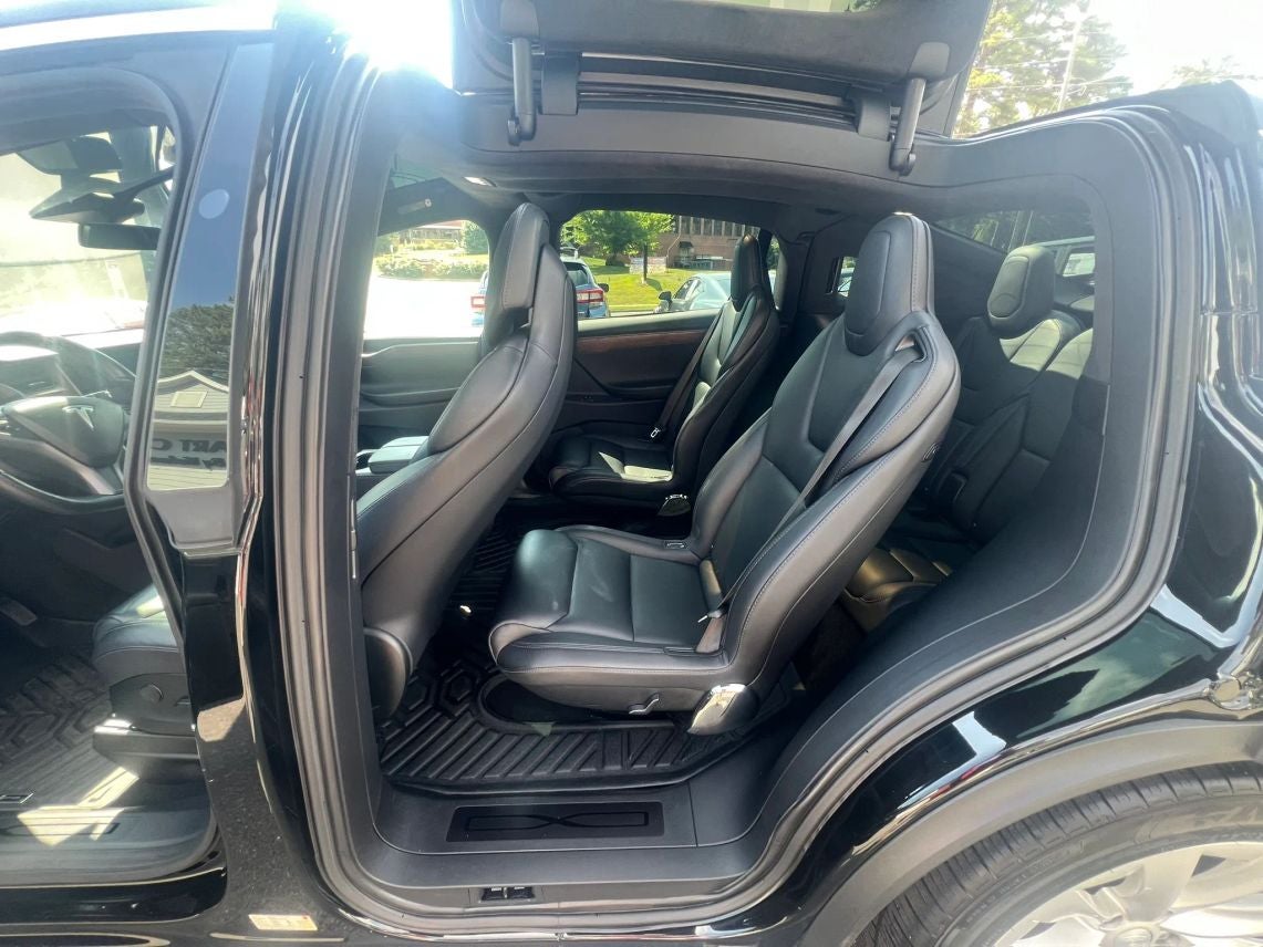 2018 Tesla Model X 75D Sport Utility 4D