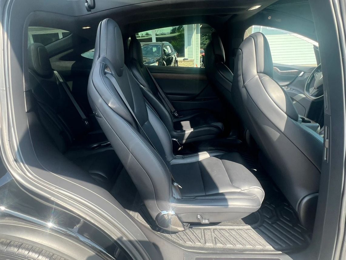 2018 Tesla Model X 75D Sport Utility 4D