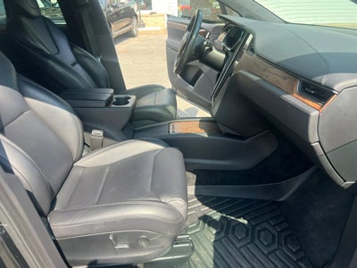 2018 Tesla Model X 75D Sport Utility 4D