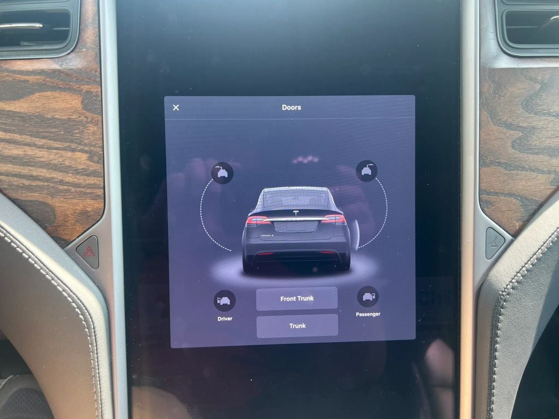 2018 Tesla Model X 75D Sport Utility 4D