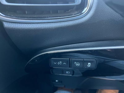 2022 Toyota Prius XLE Hatchback 4D