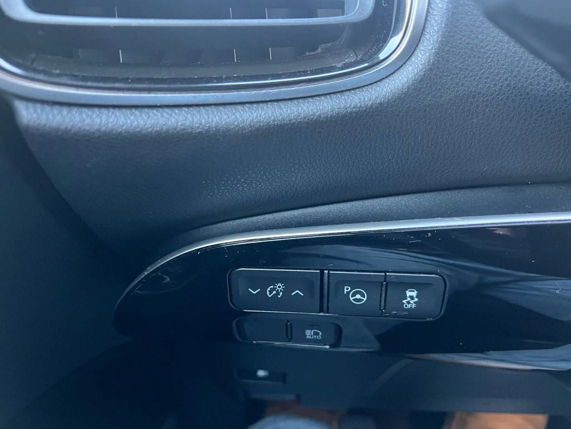 2022 Toyota Prius XLE Hatchback 4D