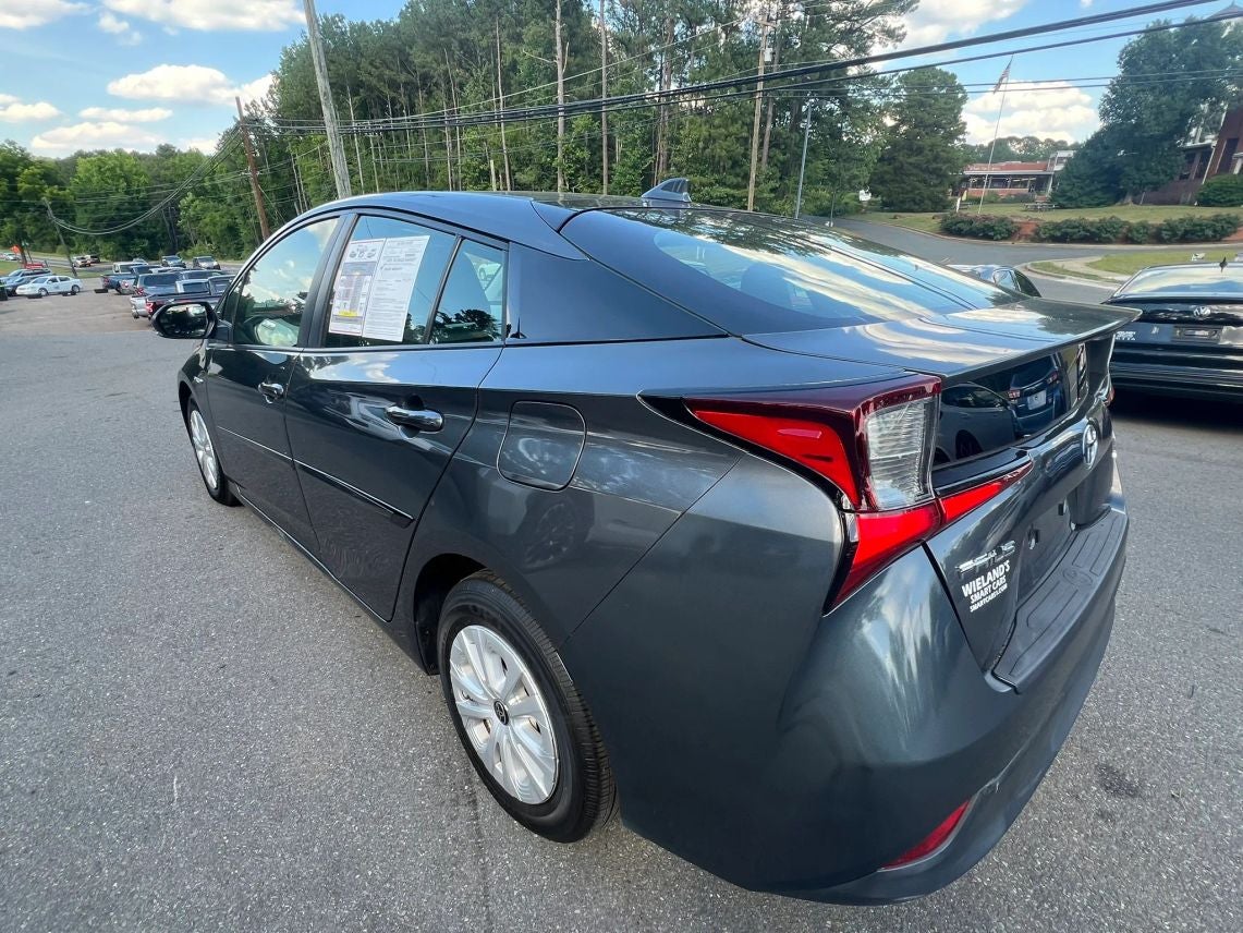 2019 Toyota Prius L Eco Hatchback 4D