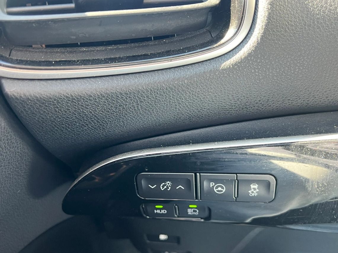 2019 Toyota Prius XLE Hatchback 4D