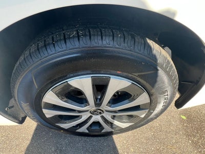 2019 Toyota Prius XLE Hatchback 4D