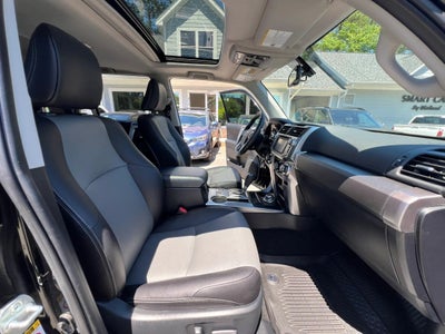 2018 Toyota 4Runner SR5 Premium Sport Utility 4D