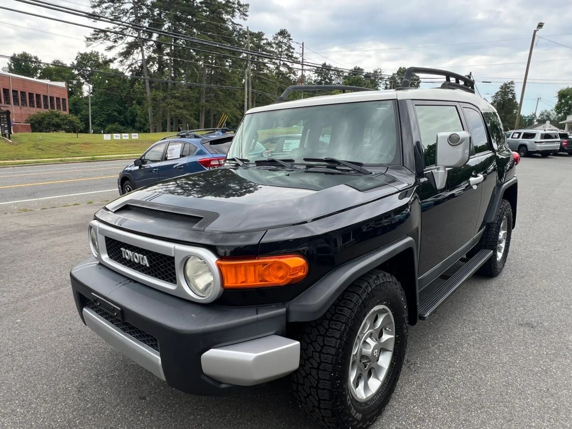 2013 Toyota FJ Cruiser Sport Utility 2D
