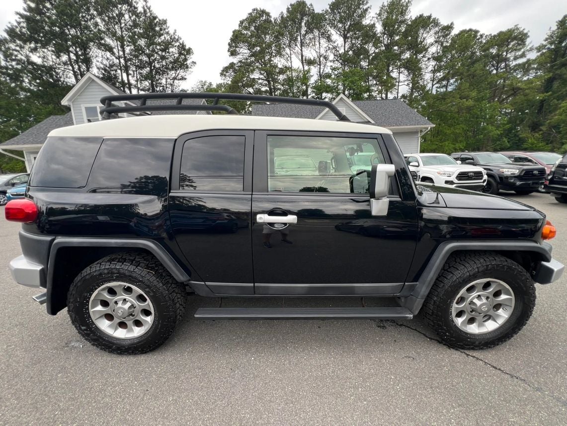 2013 Toyota FJ Cruiser Sport Utility 2D