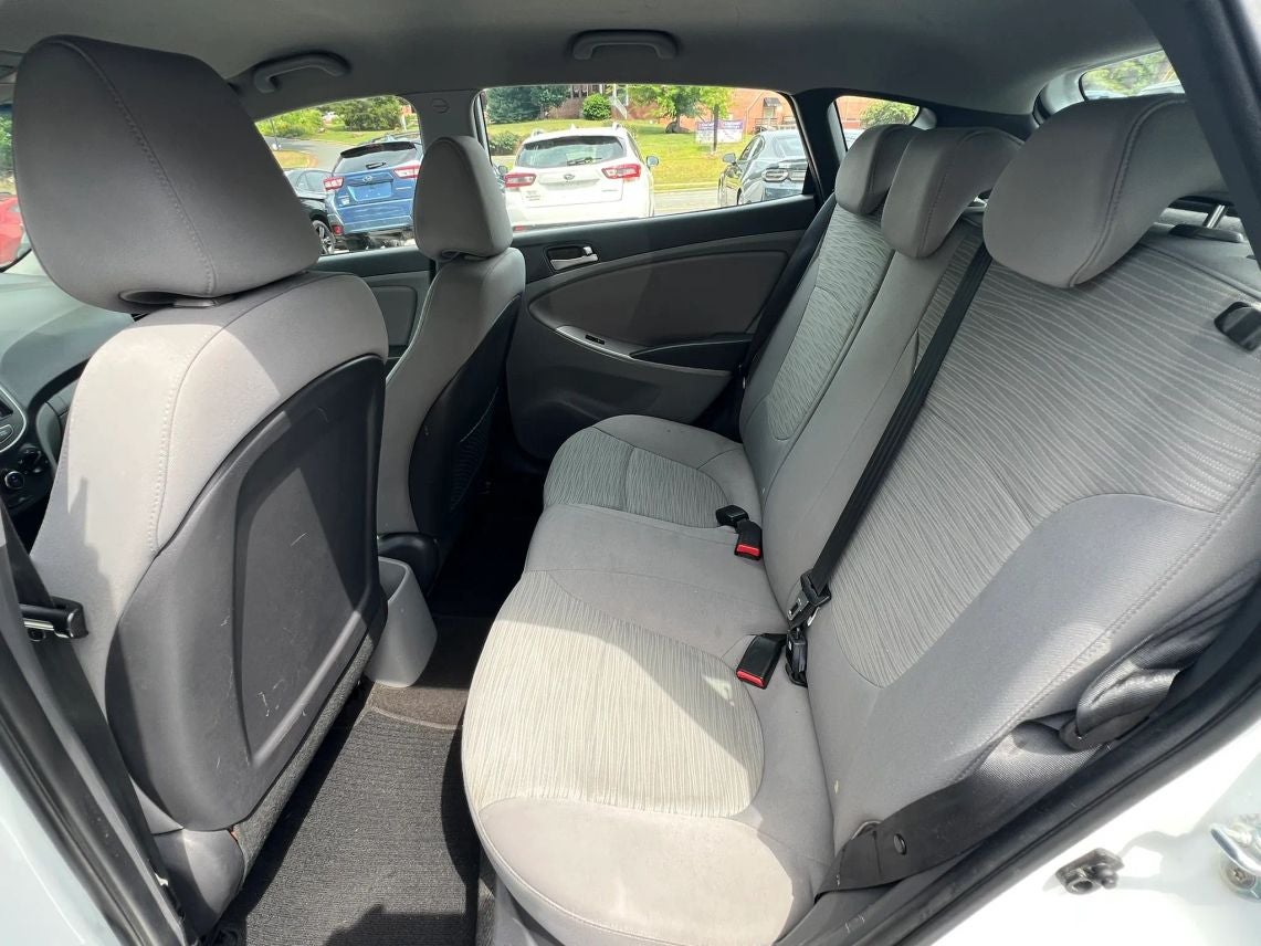 2017 Hyundai Accent SE Hatchback 4D
