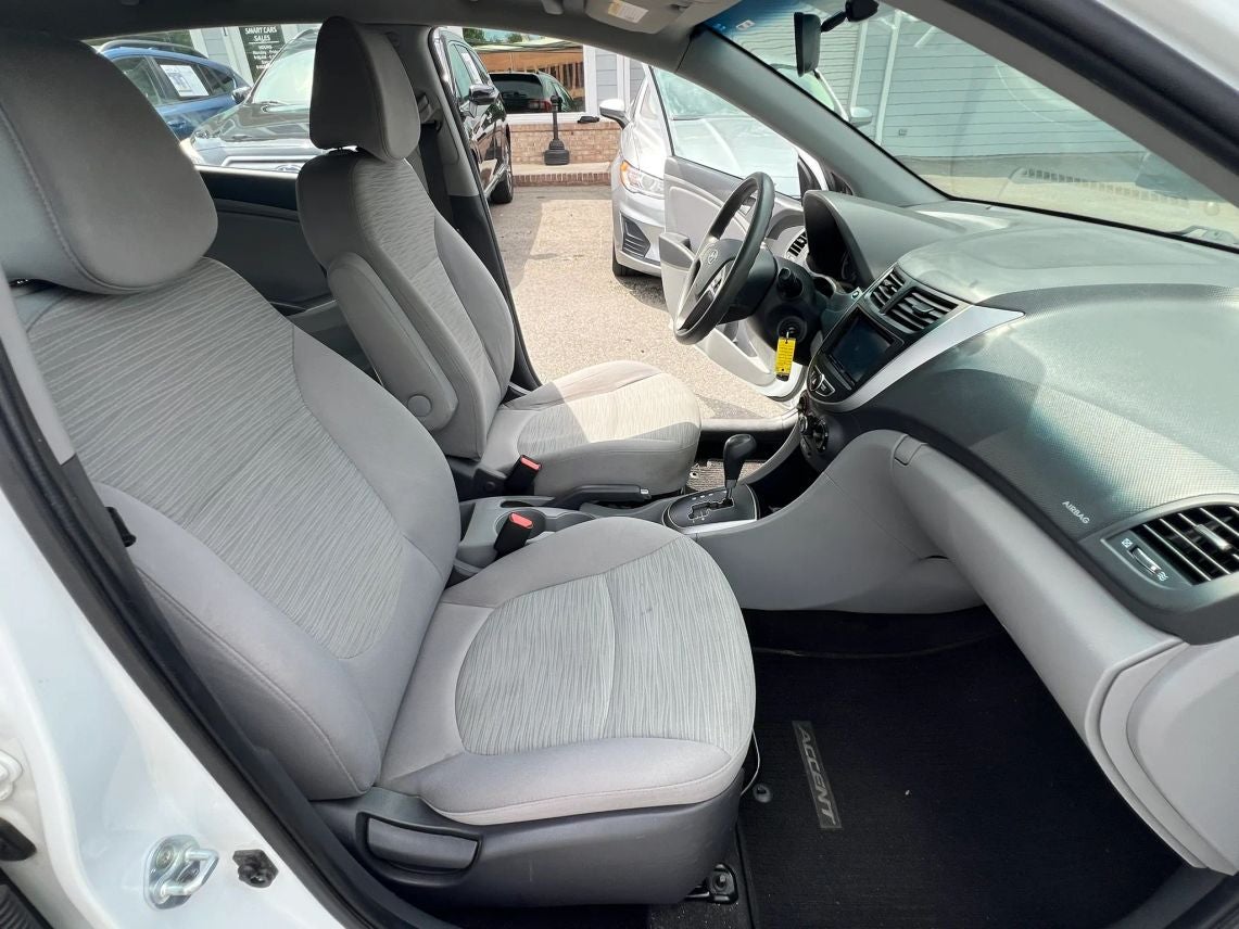 2017 Hyundai Accent SE Hatchback 4D