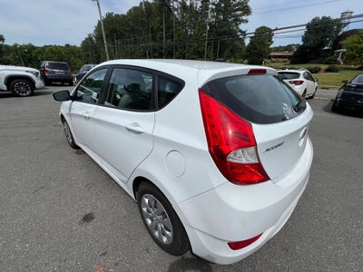 2017 Hyundai Accent SE Hatchback 4D