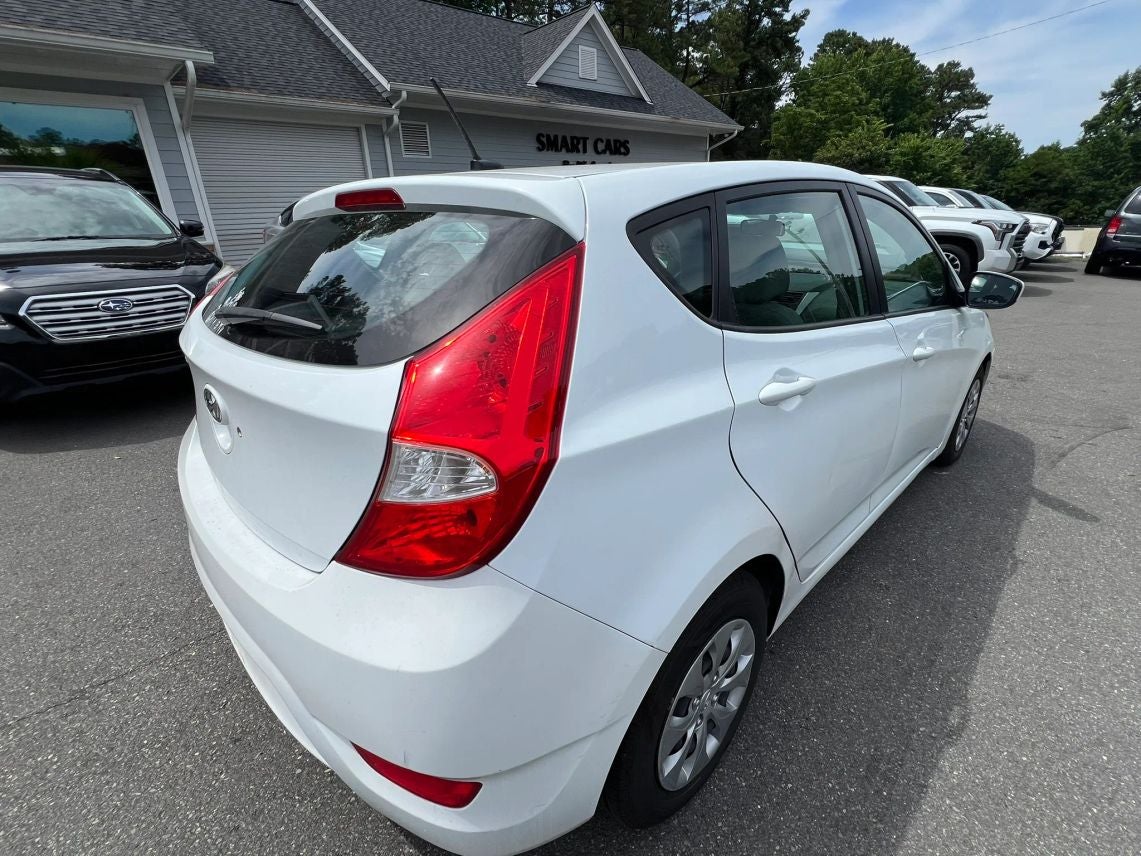 2017 Hyundai Accent SE Hatchback 4D