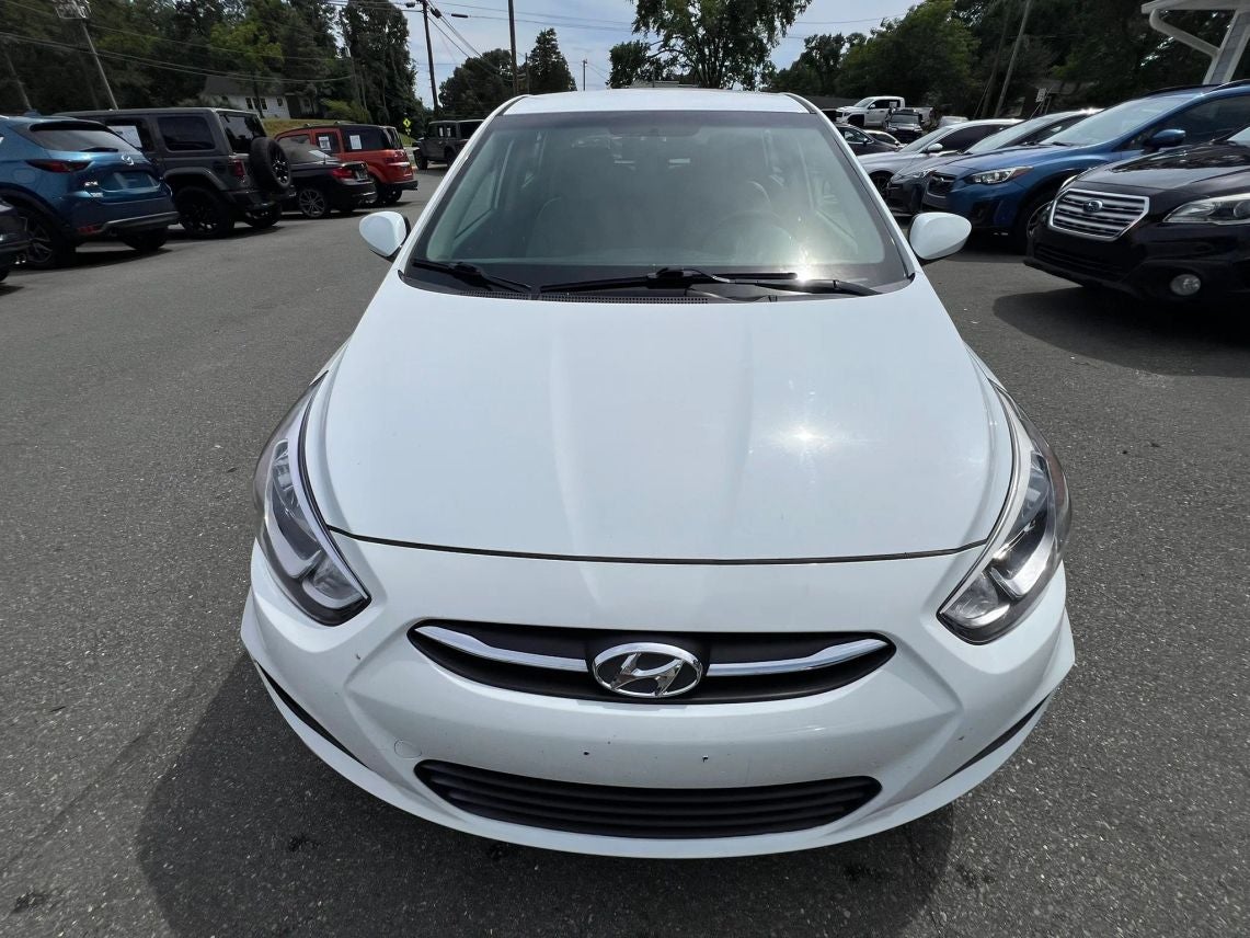 2017 Hyundai Accent SE Hatchback 4D