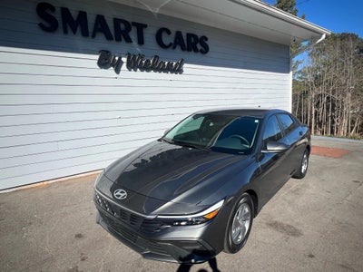2024 Hyundai Elantra SE Sedan 4D