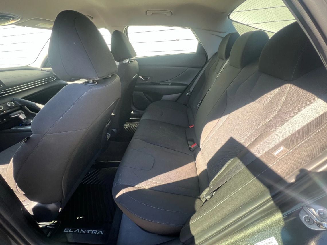 2024 Hyundai Elantra SE Sedan 4D