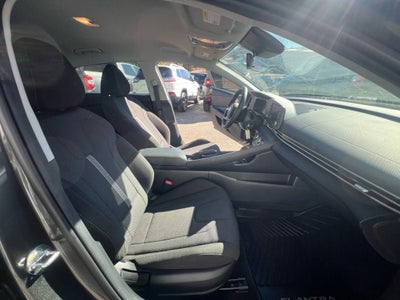 2024 Hyundai Elantra SE Sedan 4D