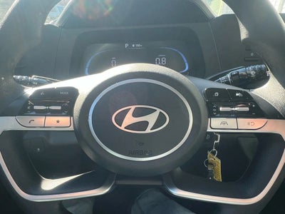 2024 Hyundai Elantra SE Sedan 4D