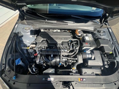 2024 Hyundai Elantra SE Sedan 4D