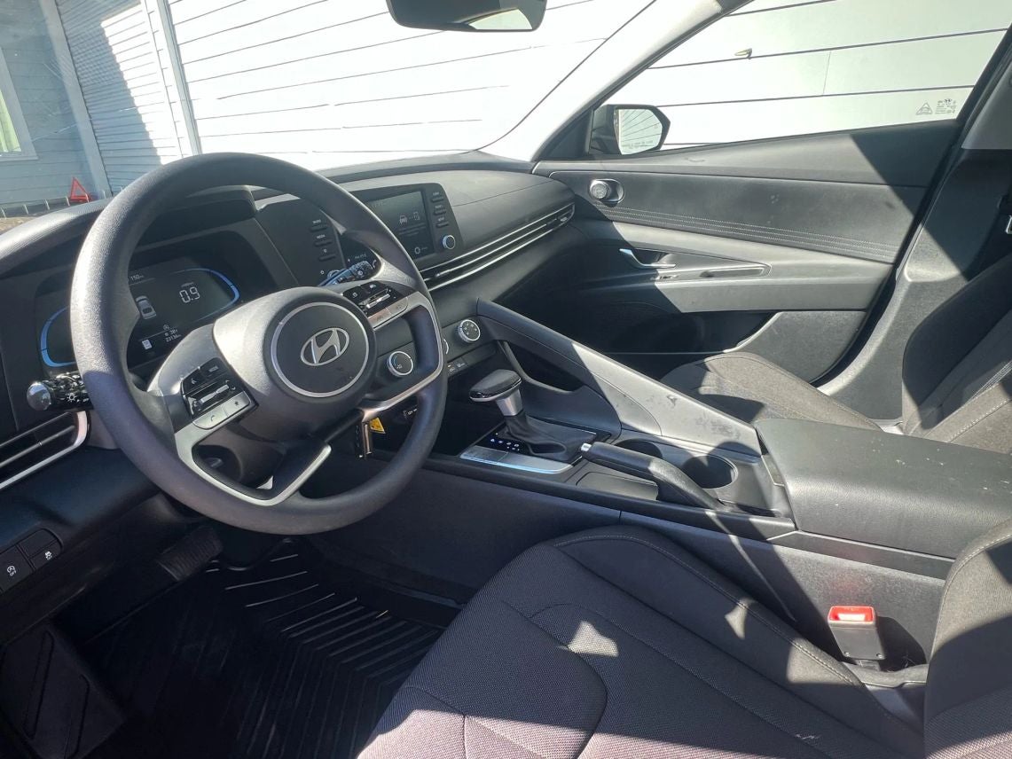 2024 Hyundai Elantra SE Sedan 4D