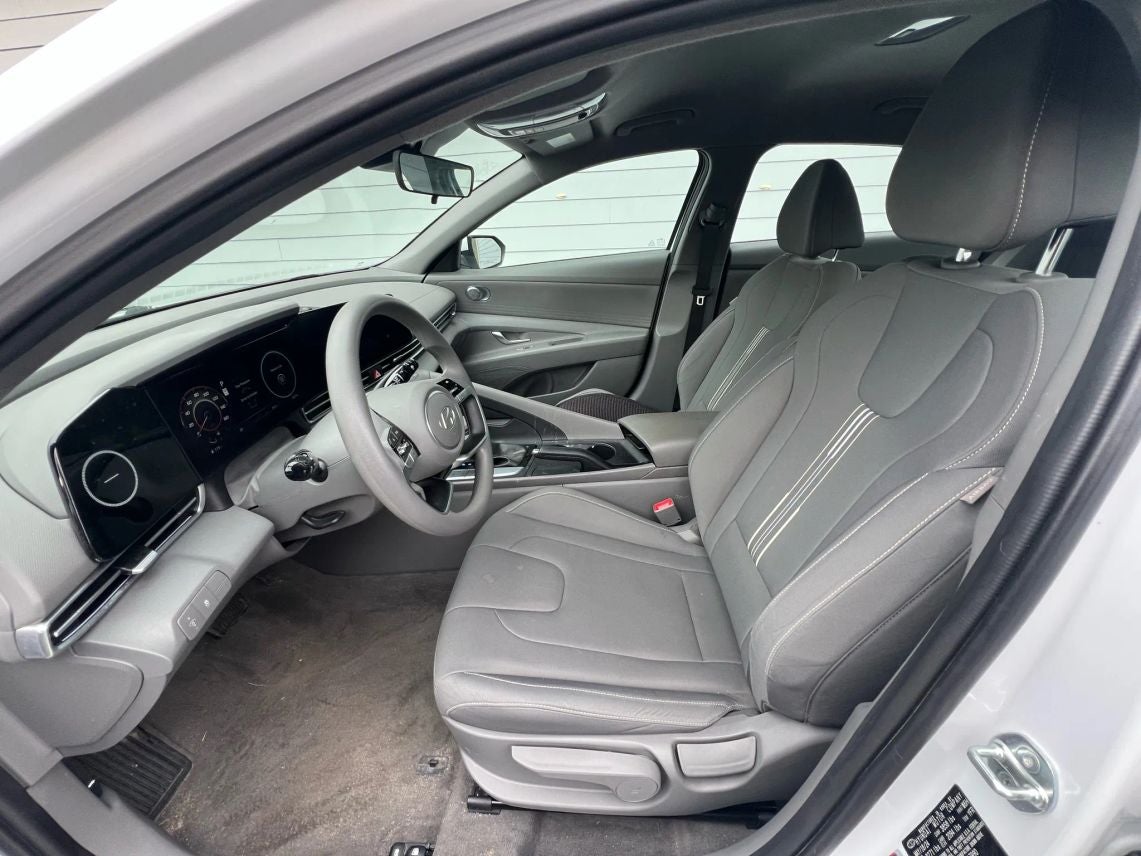 2024 Hyundai Elantra SEL Sedan 4D