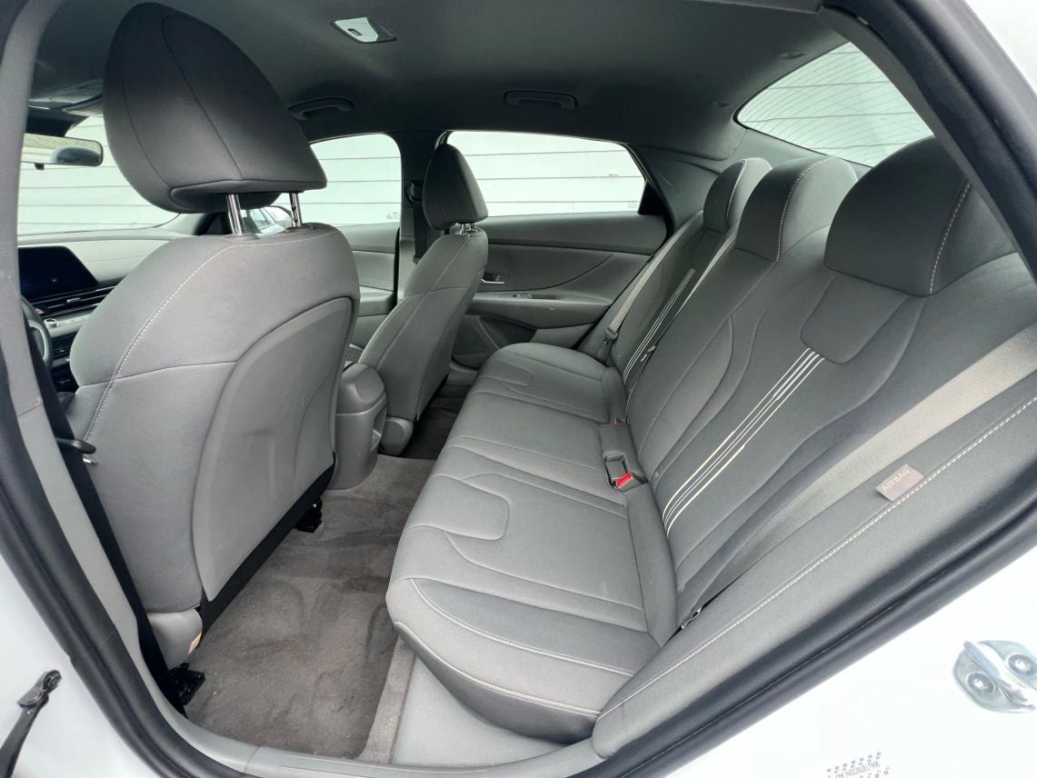 2024 Hyundai Elantra SEL Sedan 4D