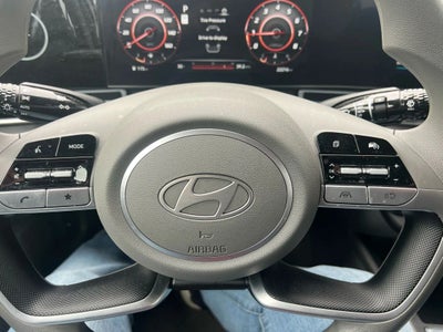 2024 Hyundai Elantra SEL Sedan 4D